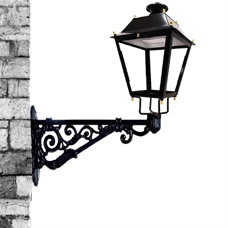 Outdoor Waterproof Fence Head Lamp European Outdoor Garden Lamp Landscape Garden Light Solar Villa Door Column Lamp